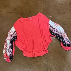 🌻🌻Free PeopleTop with Patterned Sleeves S